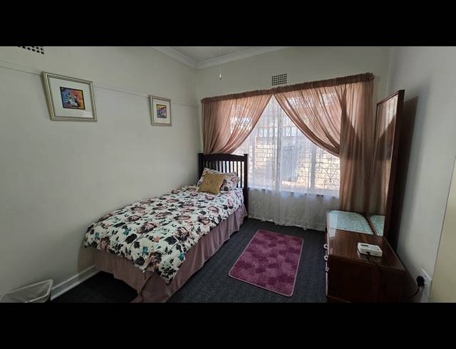 3 BEDROOM FREEHOLD FOR SALE IN SOUTH CREST